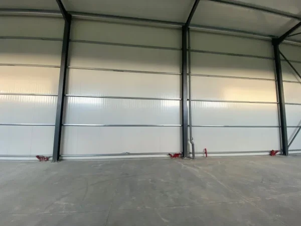 Tirane, jepet me qera magazine Kati 0, 330 m² 1.500 € (Domje)