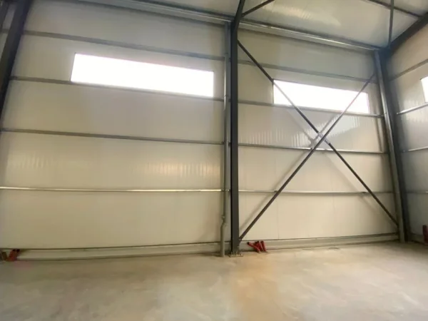 Tirane, jepet me qera magazine Kati 0, 330 m² 1.500 € (Domje)