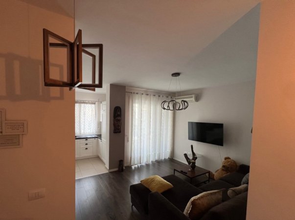Tirane, jepet me qera apartament 2+1 Kati 5, 100 m² 700 € (Kopshti Zoologjik)