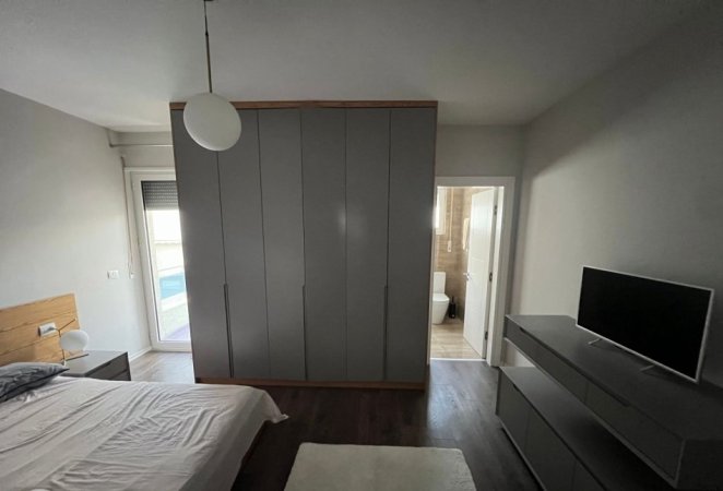 Tirane, jepet me qera apartament 2+1 Kati 5, 100 m² 700 € (Kopshti Zoologjik)