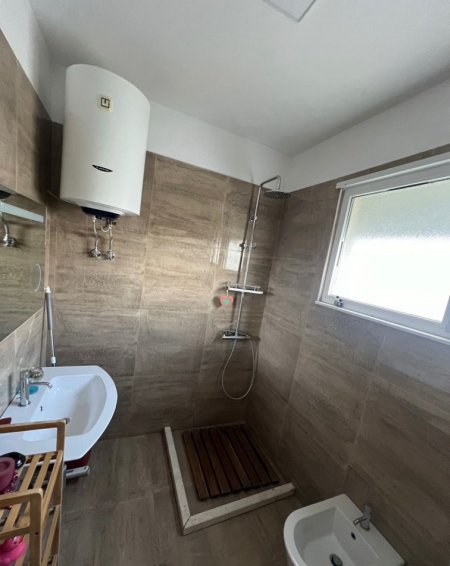 Tirane, jepet me qera apartament 2+1 Kati 5, 100 m² 700 € (Kopshti Zoologjik)