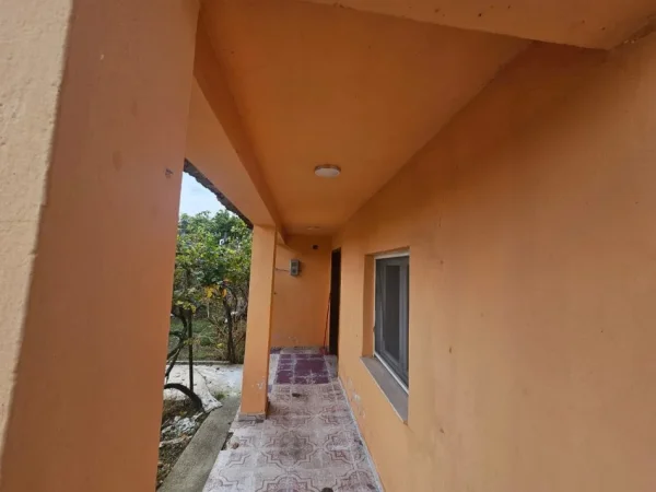 Durres, shitet shtepi 1+1 Kati 0, 64 m² 35.000 € (Borake)