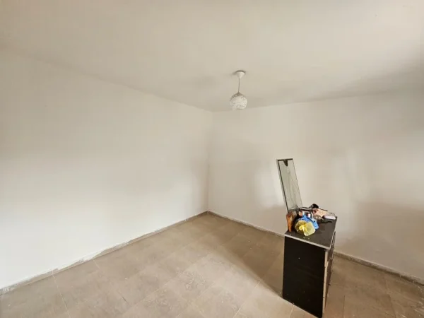 Durres, shitet shtepi 1+1 Kati 0, 64 m² 35.000 € (Borake)