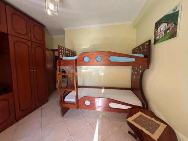 Tirane, jepet me qera apartament 2+1 Kati 4, 95 m² 600 € (Rruga e Kavajes)
