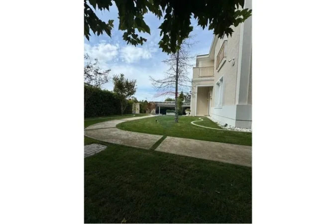 Tirane, shitet Vile 2 Katshe , 340 m² 2.100.000 € (Teg)