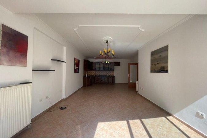 Tirane, shitet 2+1+Ballkon Kati 3, 112 m² 255.000 € (KOMUNA E PARISIT)