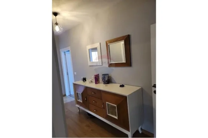 Tirane, shitet apartament 3+1 Kati 5, 92 m² 190.000 € (Rruga Durresit)