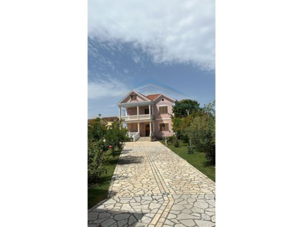 Durres, shitet shtepi 4+1+Aneks+Ballkon Kati 2, 778 m² 260.000 € (Shijak, Durres)
