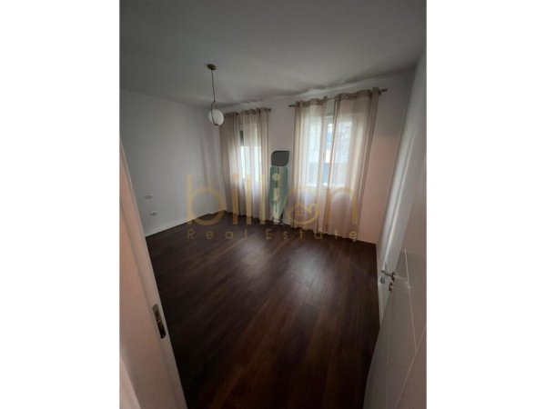 Tirane, jepet me qera apartament 2+1+Ballkon Kati 5, 100 m² 700 € (Kopshti Zoologjik, Tirana, Albania)