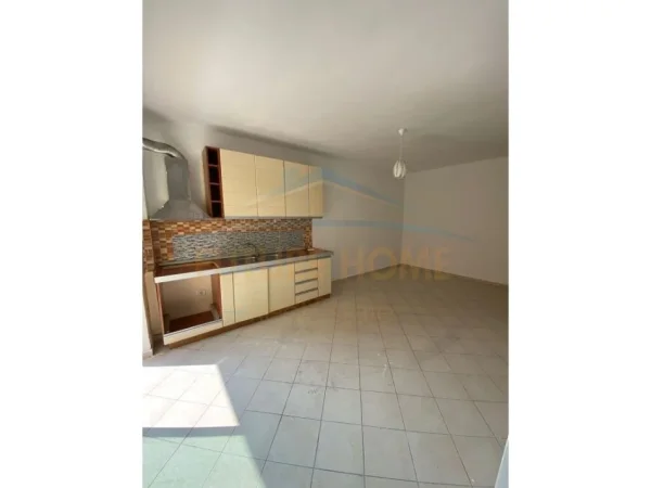Durres, shitet apartament 1+1 Kati 5, 47 m² 49.000 € (SHKEMBI KAVAJES)