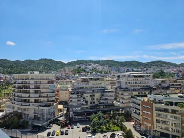 𝐓𝐢𝐫𝐚𝐧𝐞, 𝐣𝐞𝐩𝐞𝐭 𝐦𝐞 𝐪𝐞𝐫𝐚 𝐳𝐲𝐫𝐞 𝐊𝐚𝐭𝐢 𝟏𝟎, 𝟖𝟐 𝐦² 𝟗𝟎𝟎 € (𝐋𝐚𝐤𝐞 𝐕𝐢𝐞𝐰 𝐑𝐞𝐬𝐢𝐝𝐞𝐧𝐜𝐞𝐬, 𝐋𝐢𝐪𝐞𝐧𝐢 𝐢 𝐓𝐢𝐫𝐚𝐧ë𝐬)