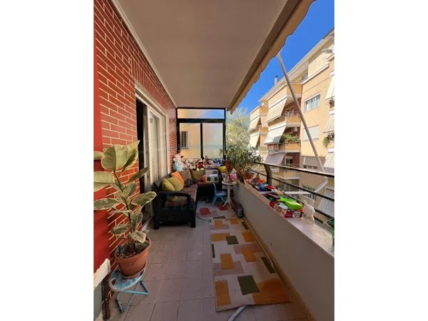 Tirane, shitet apartament 1+1+Ballkon Kati 3, 73 m² 135.000 € (Rruga Bill Klinton)