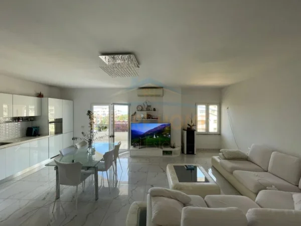 Durres, shitet apartament 3+1+Ballkon Kati 5, 160 m² 170.000 € 