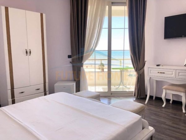 Durres, shitet Vile ne plazh 5+1 Kati 0, 5.000 m² 9.700.000 € (Golem,Durres)