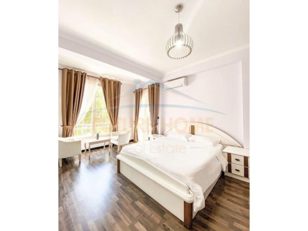 Durres, shitet Vile ne plazh 5+1 Kati 0, 5.000 m² 9.700.000 € (Golem,Durres)