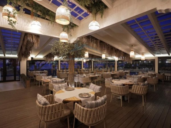 Durres, shitet Vile ne plazh 5+1 Kati 0, 5.000 m² 9.700.000 € (Golem,Durres)