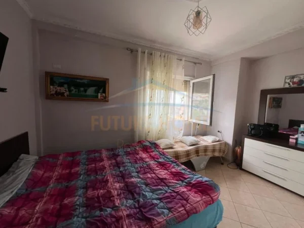 Durres, shitet apartament 2+1 Kati 4, 95 m² (Spitali Rajonal,Durres)
