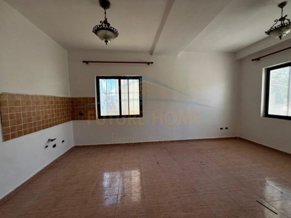 Durres, shitet shtepi 2+1 Kati 0, 86 m² 160.000 € (Durres)