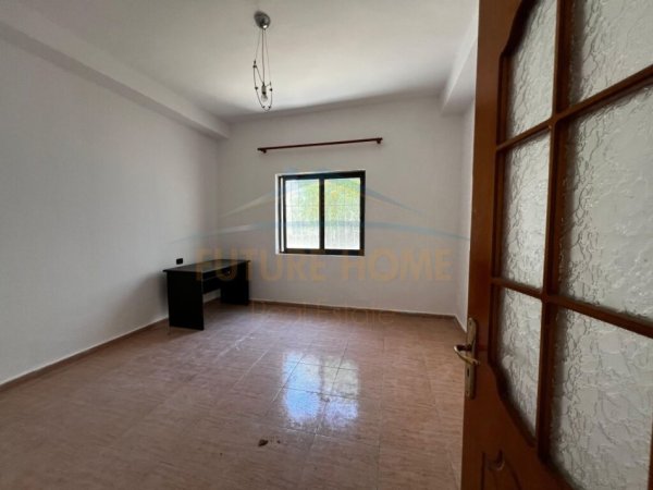 Durres, shitet shtepi 2+1 Kati 0, 86 m² 160.000 € (Durres)