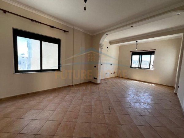 Durres, shitet shtepi 2+1 Kati 0, 86 m² 160.000 € (Durres)