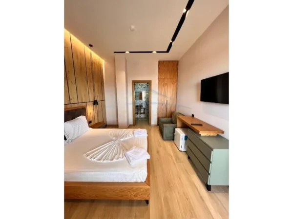 Durres, shitet Vile 4+1 Kati 0, 535 m² 2.000.000 € (shkembi kavajes,Durres)