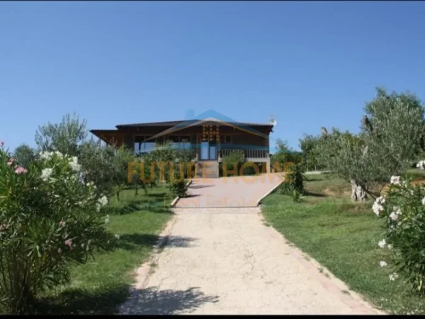Durres, shitet Vile 2+1 Kati 0, 18.000 m² 2.700.000 € (gjiri lalzit,durres)