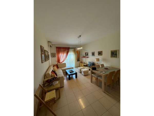 Tirane, jepet me qera apartament 2+1 Kati 4, 112 m² 650 € (Pazari i Ri)