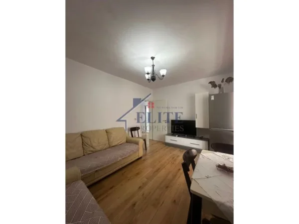 Tirane, shitet apartament 2+1 Kati 2, 73 m² 155.000 € (Rruga e Durresit)