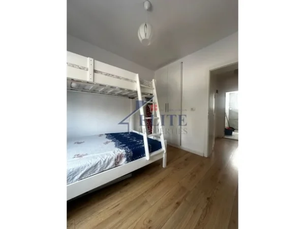 Tirane, shitet apartament 2+1 Kati 2, 73 m² 155.000 € (Rruga e Durresit)