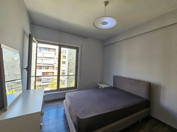 Tirane, jepet me qera apartament 3+1+Ballkon Kati 6, 128 m² 1.000 € (Kompleksi Delijorgji)