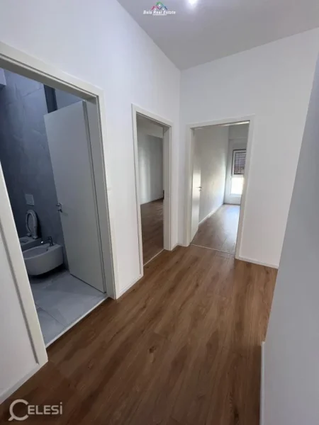 Tirane, shes apartament 2+1 Kati 5, 94 m² 140.000 € (ali demi)