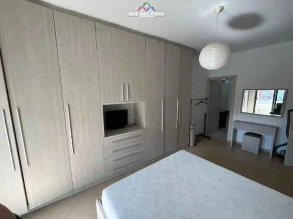 Tirane, jepet me qera apartament 2+1 Kati 6, 110 m² 500 € (astir)