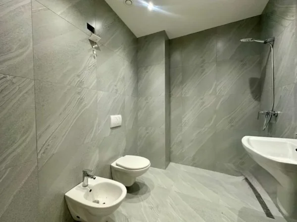Tirane, shitet apartament 2+1 Kati 9, 106 m² 400.000 € (Lake View Residence)