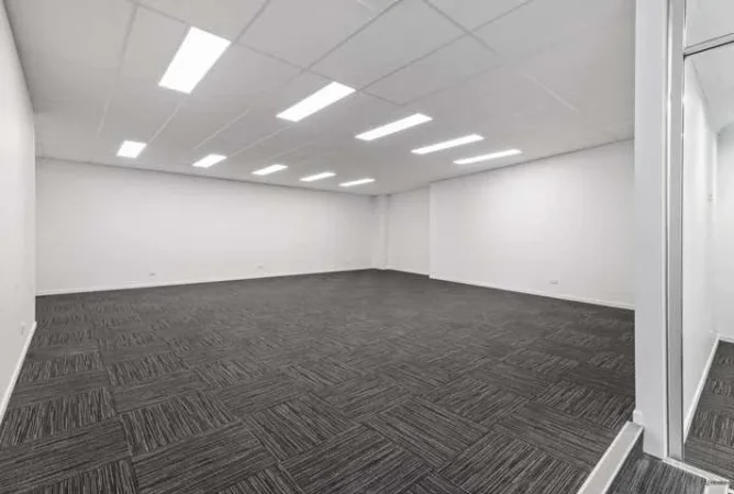 Tirane, jepet me qera magazine Kati 1, 860 m² 2.700 € (kombinat)