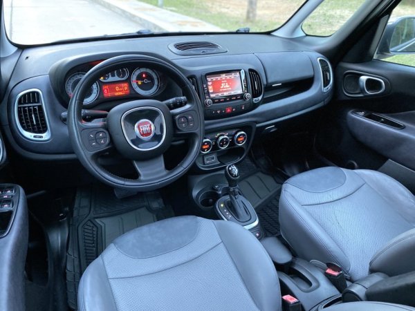 Tirane, shes makine Fiat 500L Benzin, gri e erret automatik Klima 125.000 km