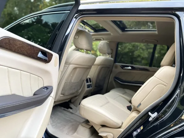 Tirane, shes makine Gl Bluetec Nafte, e zeze automatik Klima 200.000 €