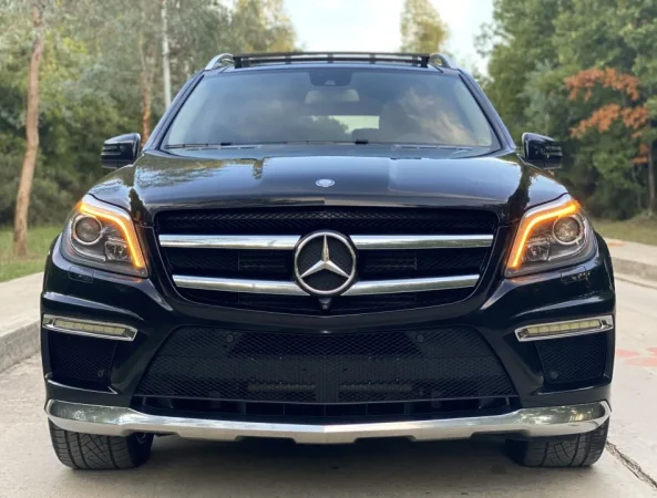 Tirane, shes makine Gl Bluetec Nafte, e zeze automatik Klima 200.000 €