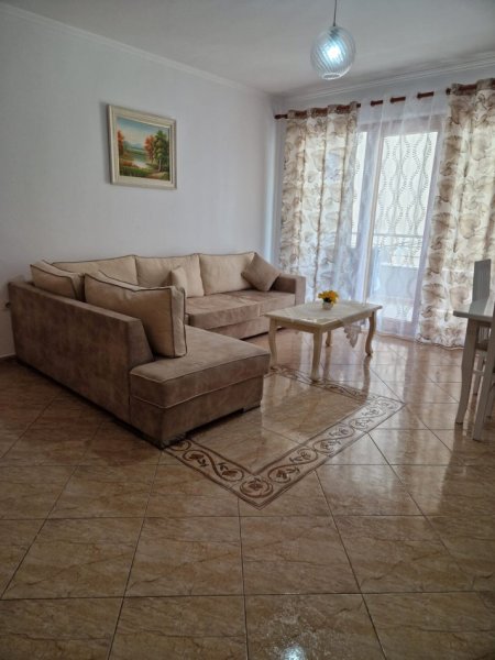 Tirane, jepet me qera apartament 2+1+2+Ballkon Kati 5, 92 m² 650 € (Rr. Islam Alla)