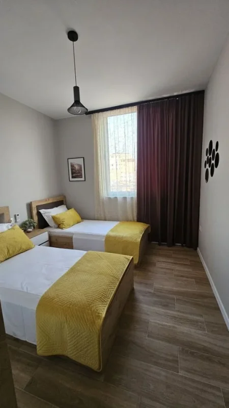 Tirane, jepet me qera apartament 2+1+Ballkon Kati 6, 95 m² 650 € (TREGU ELEKTRIK)