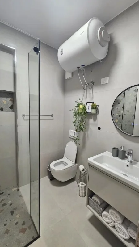 Tirane, jepet me qera apartament 2+1+Ballkon Kati 6, 95 m² 650 € (TREGU ELEKTRIK)