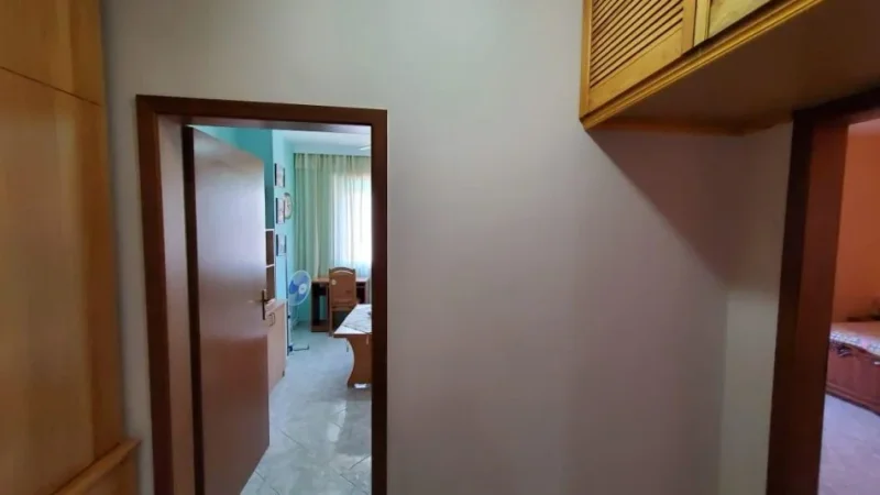 Tirane, jepet me qera 2+1+Aneks+Ballkon Kati 6, 800 € (Muhamet gjollesha)