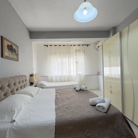 Tirane, Apartament 2+1 me qira  Kati 1, 600 € (15 Kateshi)