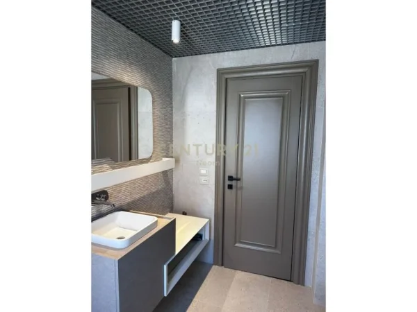 Tirane, shitet apartament 2+1 Kati 4, 107 m² 269.500 € (rruga e elbasanit)