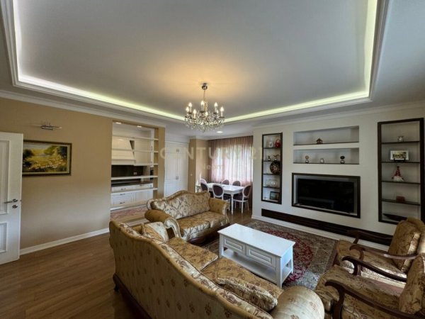 Tirane, jepet me qera apartament 2+1 Kati 3, 110 m² 950 € (liqeni i thate)