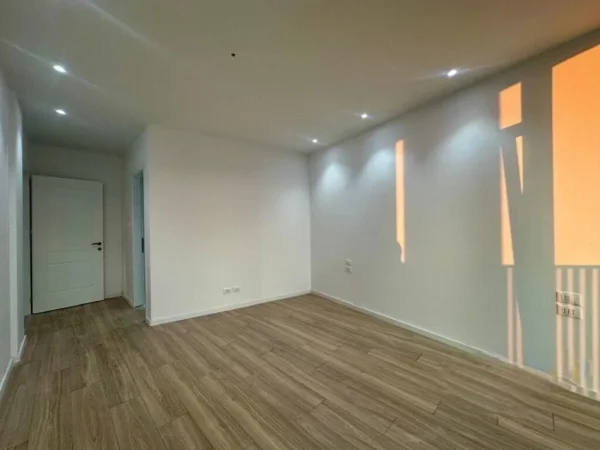 Tirane, shitet apartament 2+1 Kati 9, 105 m² 400.000 € (Lake View)