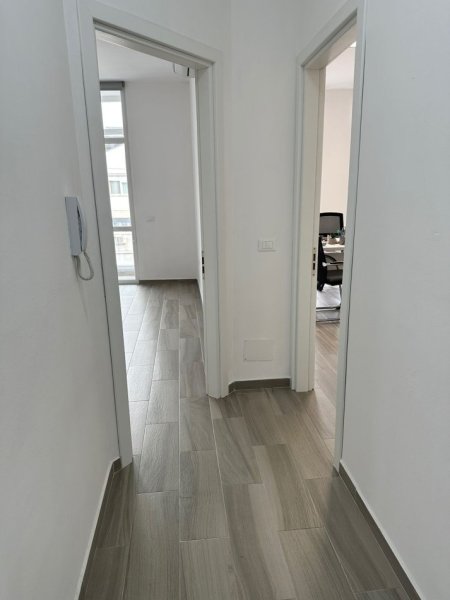 Tirane, jepet me qera apartament 1+1+Ballkon Kati 2, 60 m² 450 € (KOMUNA E PARISIT)
