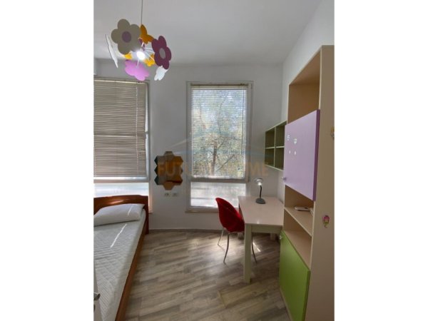 Tirane, jepet me qera apartament 3+1+Ballkon Kati 1, 107 m² 700 € (Korda e Diellit)