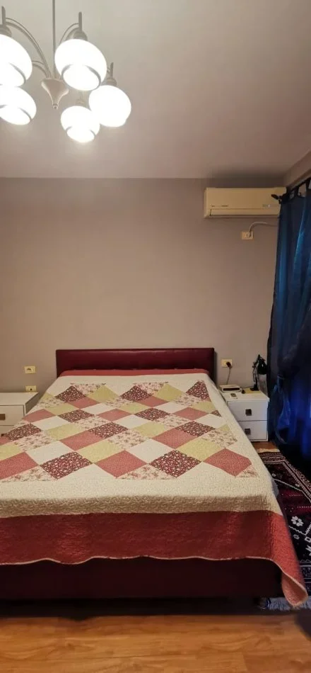 Tirane, jepet me qera apartament 1+1+Aneks+Ballkon Kati 5, 110 m² 600 € 