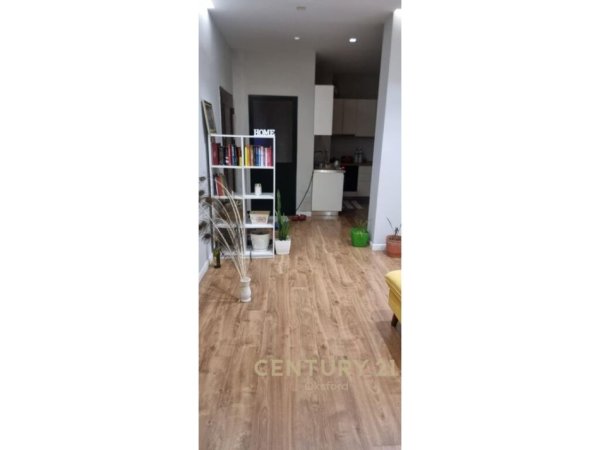 Tirane, jepet me qera apartament 1+1 Kati 4, 62 m² 400 € (Astir)