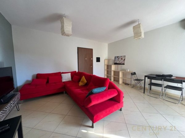 Tirane, jepet me qera apartament 2+1 Kati 3, 100 m² 550 € (kopeshti botanik)